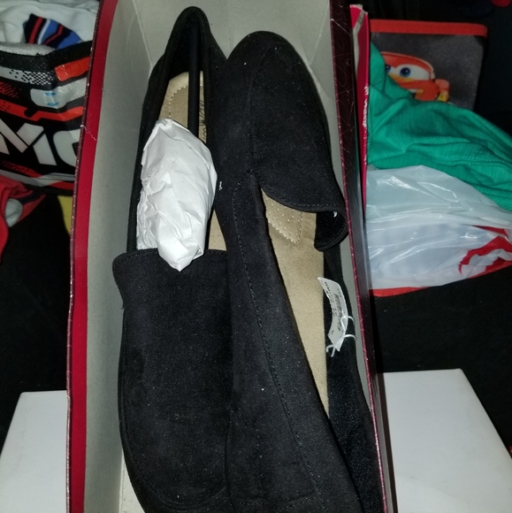 Shoes - Picture 3 of 13